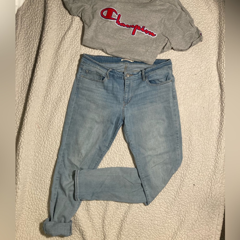 Levi’s 711 Skinny Jeans Light Wash with Stretch